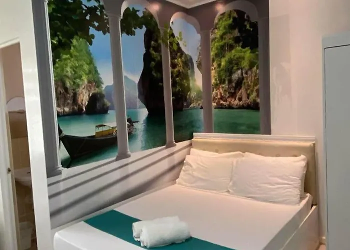 Adela House Hotel 4*